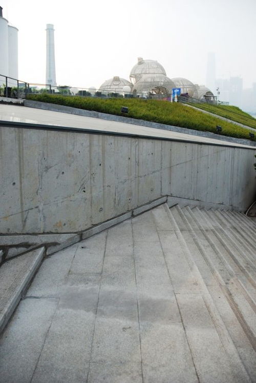 廣州珠江啤酒廠景觀改造項目 塑木景觀材料的創新應用